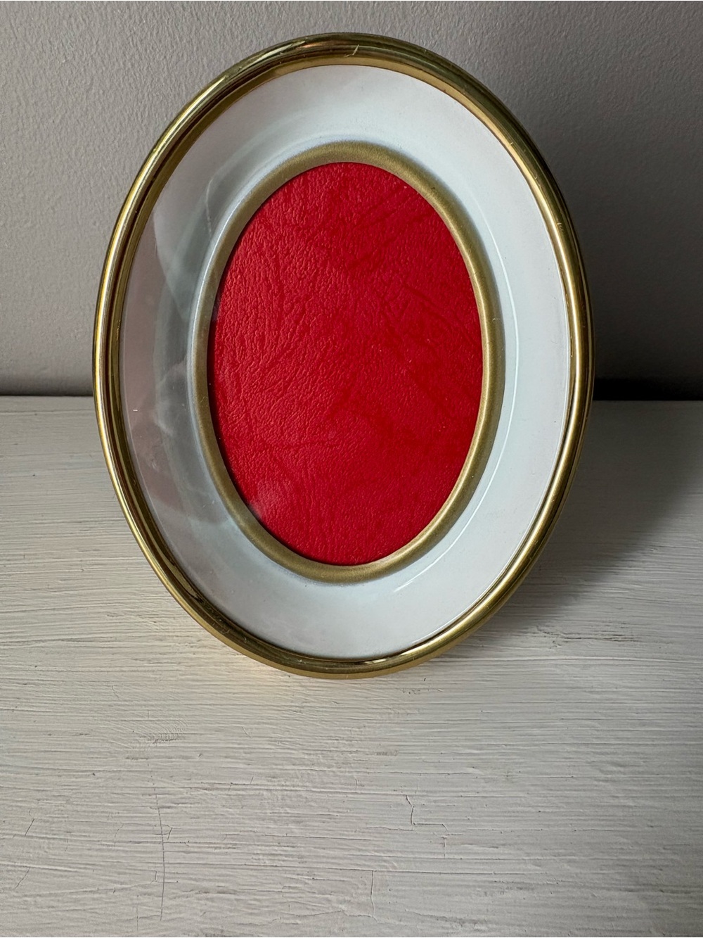 Oval Photo Frame with Gold Trim and White Border - Red Mat